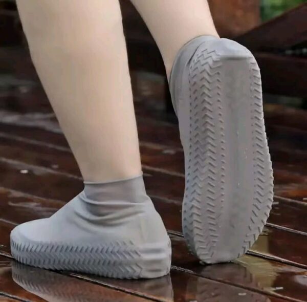 Silicon Shoe Covers with Waterproof and Non-Slip Design - Image 3